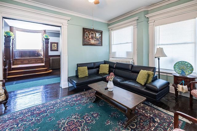 261 E 8TH Street, Erie, PA 16503