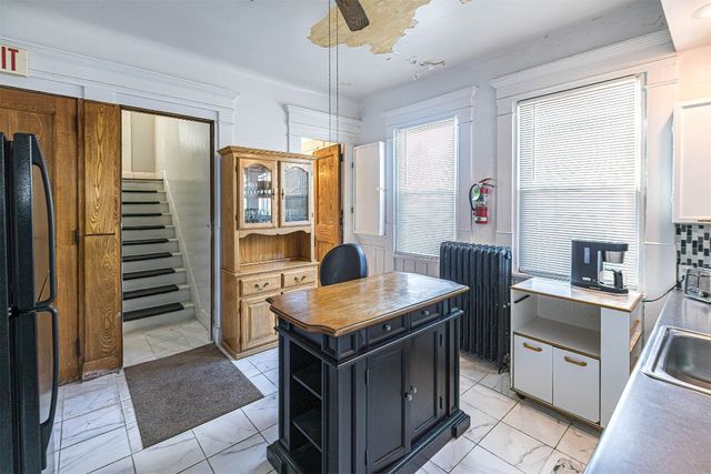 261 E 8TH Street, Erie, PA 16503