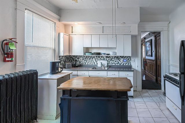 261 E 8TH Street, Erie, PA 16503