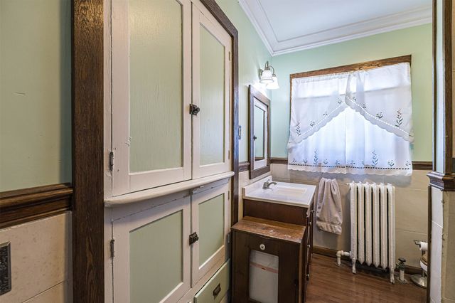 261 E 8TH Street, Erie, PA 16503