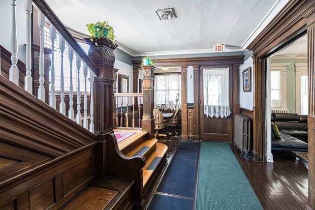 261 E 8TH Street, Erie, PA 16503