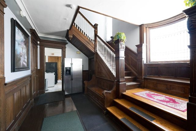 261 E 8TH Street, Erie, PA 16503