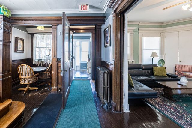 261 E 8TH Street, Erie, PA 16503