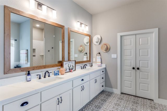 4001 Overlook Way, Weatherford, TX 76085