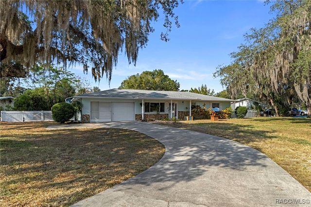 9617 E Southgate Drive, Inverness, FL 34450