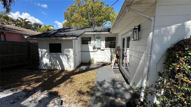 1232 48TH AVENUE N, St Petersburg, FL 33703