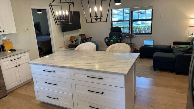 1232 48TH AVENUE N, St Petersburg, FL 33703