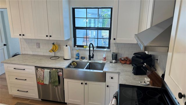 1232 48TH AVENUE N, St Petersburg, FL 33703