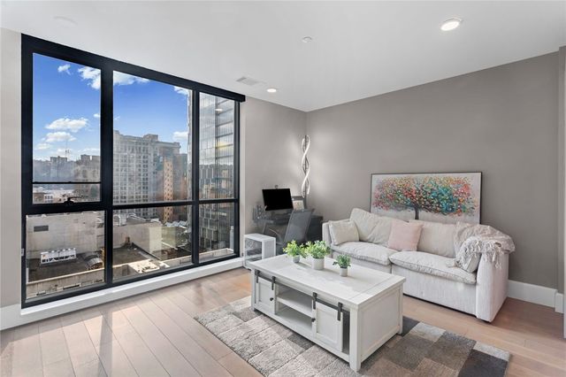 350 Oliver 1103, Downtown Pgh, PA 15222