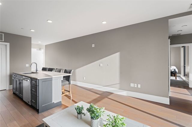 350 Oliver 1103, Downtown Pgh, PA 15222