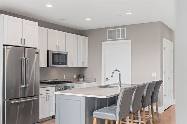 350 Oliver 1103, Downtown Pgh, PA 15222