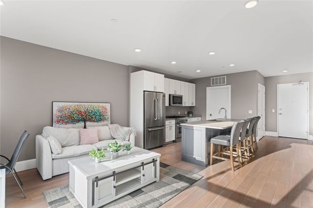 350 Oliver 1103, Downtown Pgh, PA 15222