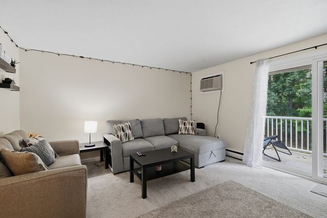 212 Bayberry Hill Lane 212, Leominster, MA 01453