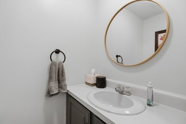 212 Bayberry Hill Lane 212, Leominster, MA 01453
