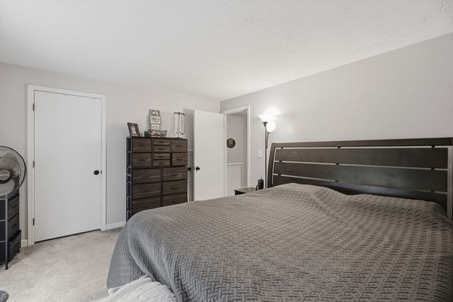 212 Bayberry Hill Lane 212, Leominster, MA 01453