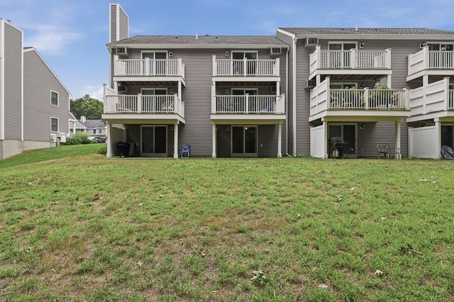212 Bayberry Hill Lane 212, Leominster, MA 01453