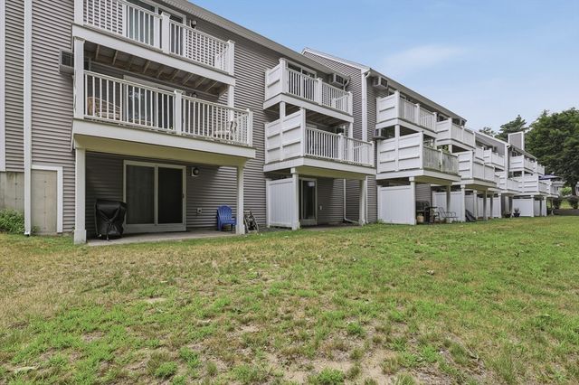 212 Bayberry Hill Lane 212, Leominster, MA 01453