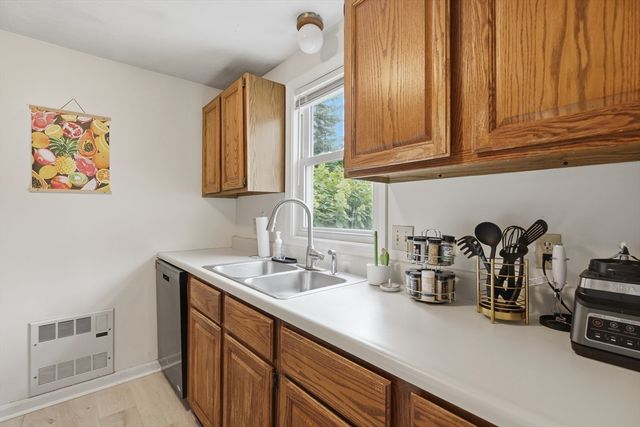 212 Bayberry Hill Lane 212, Leominster, MA 01453