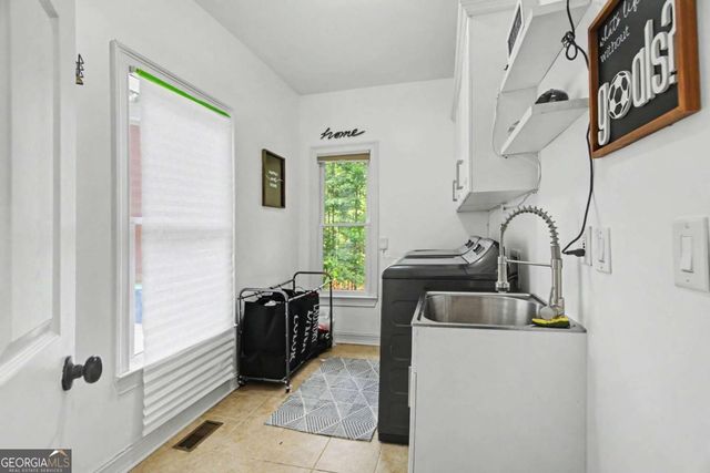 327 Amy Way, Atlanta, GA 30349