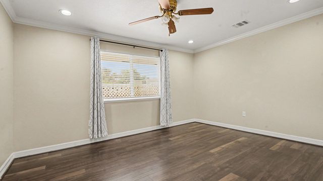16506 Diana Lane, Houston, TX 77062