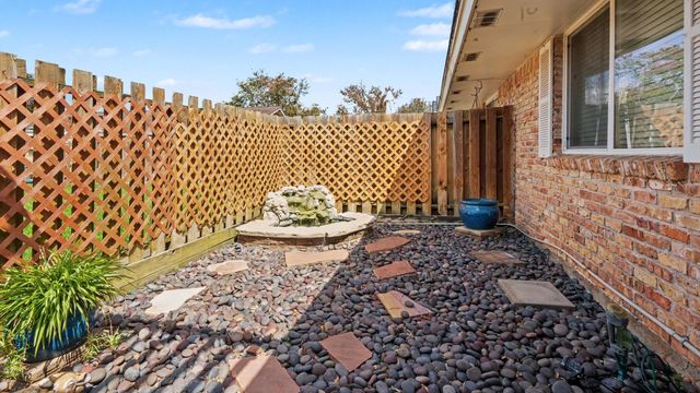 16506 Diana Lane, Houston, TX 77062