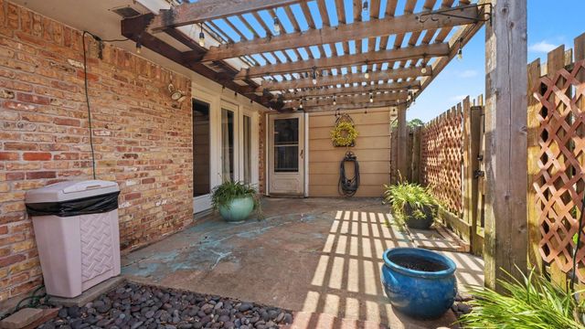 16506 Diana Lane, Houston, TX 77062