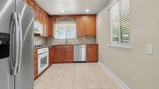16506 Diana Lane, Houston, TX 77062