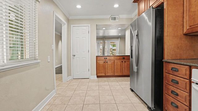 16506 Diana Lane, Houston, TX 77062