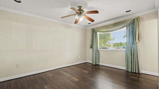 16506 Diana Lane, Houston, TX 77062