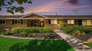 16506 Diana Lane, Houston, TX 77062