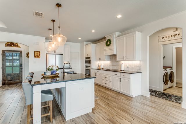 220 Cibolo Ridge, La Vernia, TX 78121