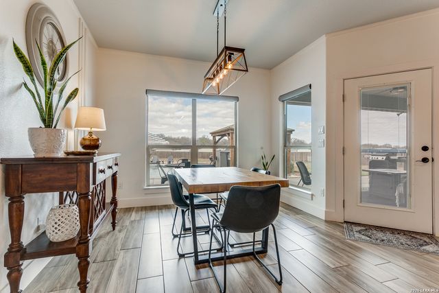 220 Cibolo Ridge, La Vernia, TX 78121