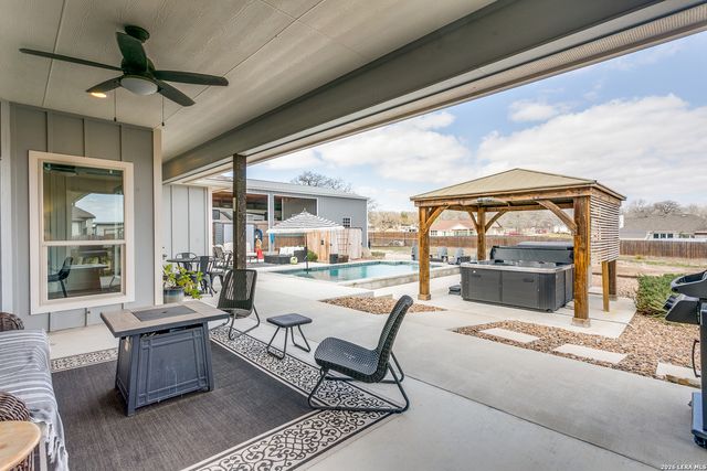 220 Cibolo Ridge, La Vernia, TX 78121