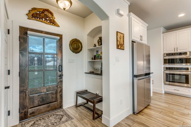 220 Cibolo Ridge, La Vernia, TX 78121