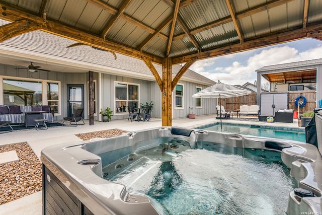 220 Cibolo Ridge, La Vernia, TX 78121