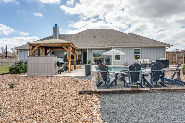 220 Cibolo Ridge, La Vernia, TX 78121