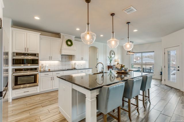 220 Cibolo Ridge, La Vernia, TX 78121