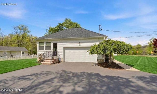 17 Church Lane, Manalapan, NJ 07726