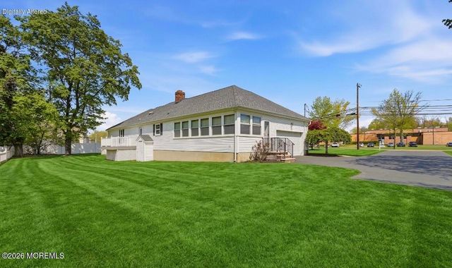 17 Church Lane, Manalapan, NJ 07726