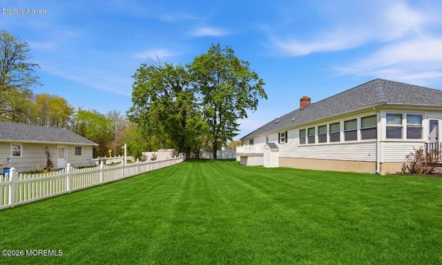 17 Church Lane, Manalapan, NJ 07726