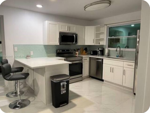 1432 NE 5th Ave 2, Fort Lauderdale, FL 33304