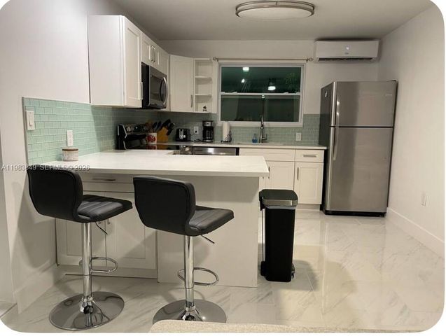 1432 NE 5th Ave 2, Fort Lauderdale, FL 33304