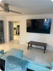 1432 NE 5th Ave 2, Fort Lauderdale, FL 33304