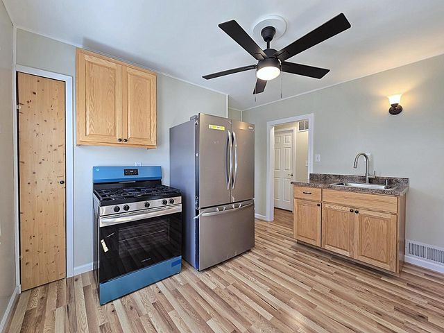 2006 S 89th STREET, West Allis, WI 53227