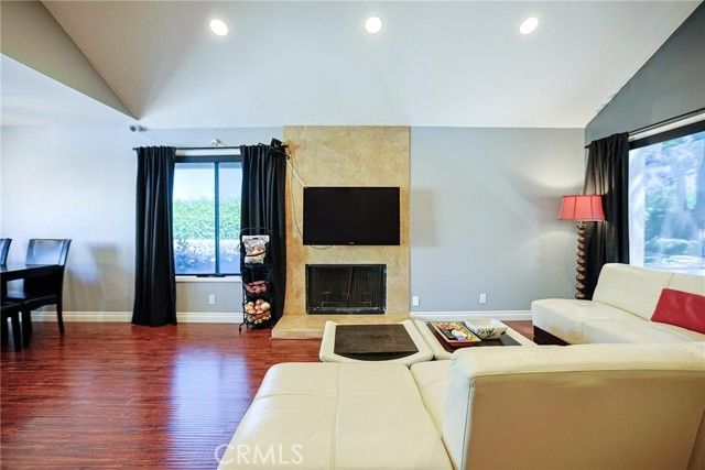 12 Silverwood 19, Irvine, CA 92604