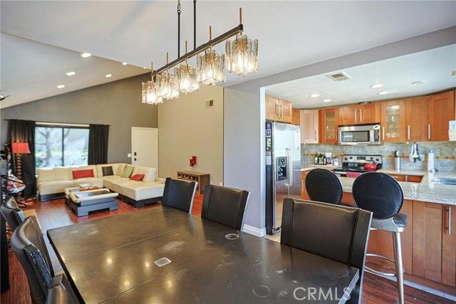 12 Silverwood 19, Irvine, CA 92604