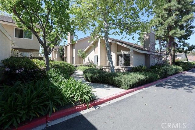 12 Silverwood 19, Irvine, CA 92604