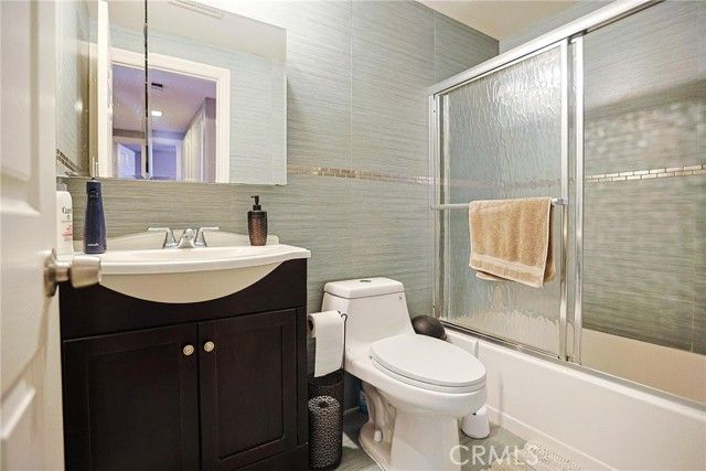 12 Silverwood 19, Irvine, CA 92604