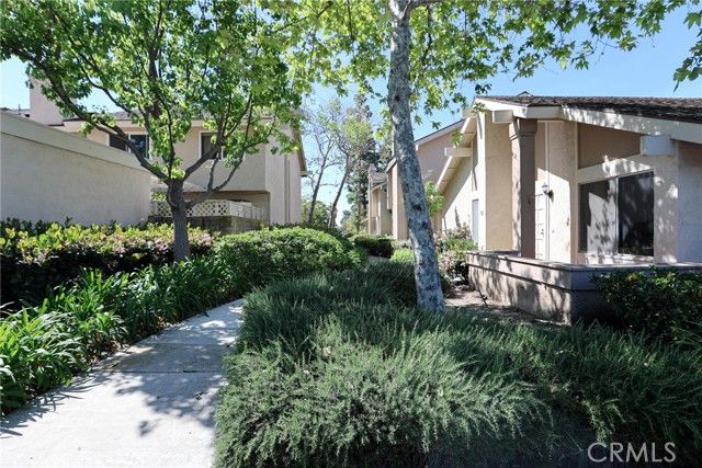 12 Silverwood 19, Irvine, CA 92604