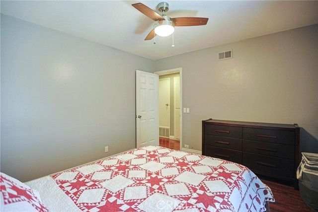 12 Silverwood 19, Irvine, CA 92604